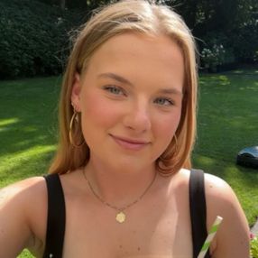 Celeste, Babysitter in Naarden
