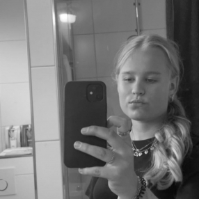 Chloë, Oppas in Steggerda
