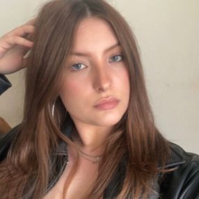 Isa, Babysitter in Middelburg
