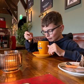 Mathijs, Gezin in Hendrik-Ido-Ambacht
