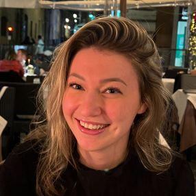 Bibi, Babysitter in Zaandam