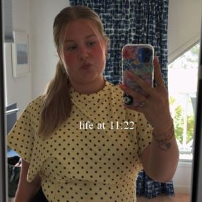 Tess, Babysitter in Nieuwlande