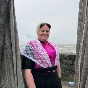 Elysa, Babysitter in Urk