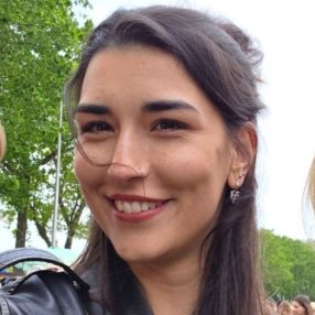 Lara, Oppas in Zwolle