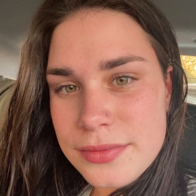 Isa, Babysitter in Steenwijk
