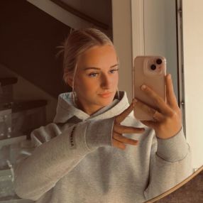 Samantha, Oppas in Oude Pekela