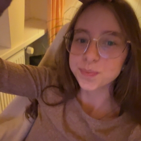 Yindi Yada, Oppas in Almelo