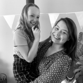 Stéphanie, Babysitter in Hilversum