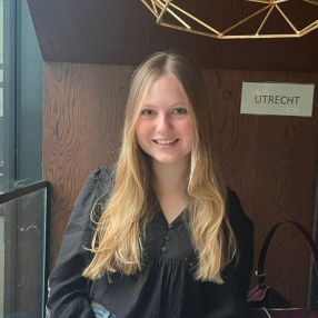 Evi van, Oppas in Reeuwijk