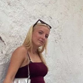 Jule, Babysitter in Assendelft