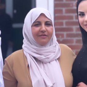 Lamya, Oppas in Uitgeest