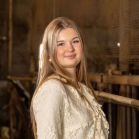 Anouk, Babysitter in Woudenberg