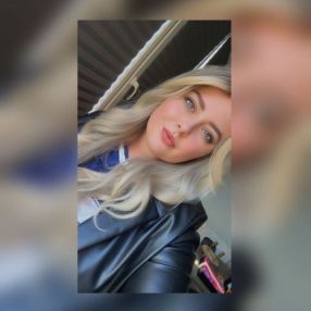 Britney, Babysitter in Weert