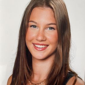 Nika, Babysitter in Middelharnis
