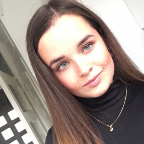 Lois, Babysitter in Wijchen