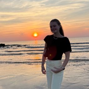 Maaike, Babysitter in Meppel