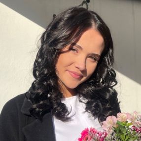 Julia, Oppas in Emmeloord