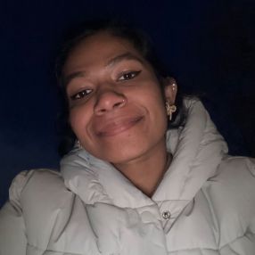 Anjana, Oppas in Apeldoorn