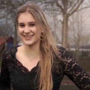 Suzanne, Oppas in Oudenbosch