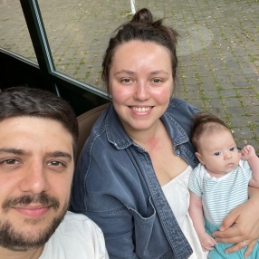 Anastasia, Gezin in Stein