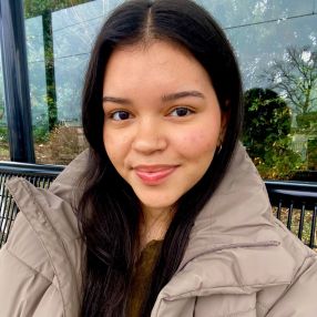 Jewel, Babysitter in Oisterwijk