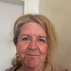 Linda, Oppas in Schagen