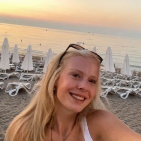 Veerle, Babysitter in Huissen