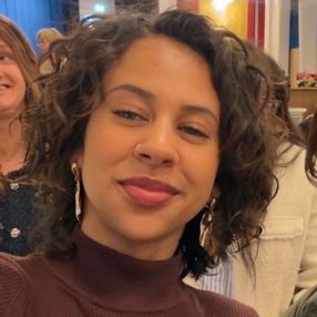 Jahliya, Babysitter in Wormer