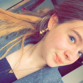 Fleur, Babysitter in Rijssen
