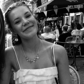 Femm, Oppas in Oegstgeest