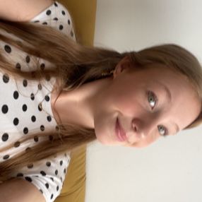 Maud, Babysitter in Esch