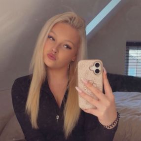 Amber, Babysitter in Steenwijk