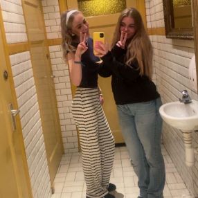 amber en blossom, Babysitter in Appingedam