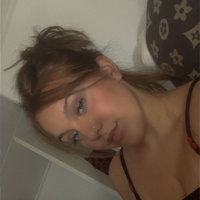 Charina, Babysitter in Heeswijk-Dinther