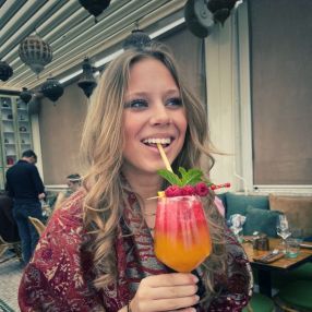 Hanna, Oppas in Voorschoten