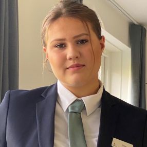 Fleur, Babysitter in De Meern