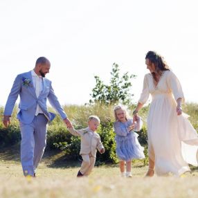 Anna, Family in Julianadorp