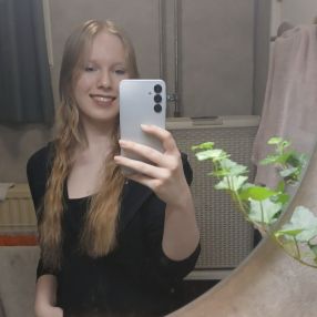 Lily, Babysitter in Randwijk