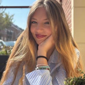 Eliza, Oppas in Den Hoorn
