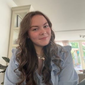 Lizzy, Babysitter in Wateringen