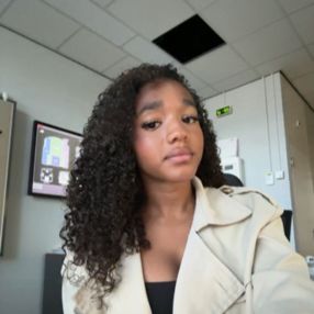 Jaelah, Oppas in Maassluis