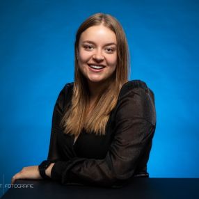 Tess, Babysitter in Oudkarspel
