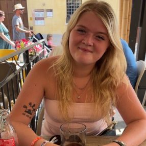 Femke, Babysitter in Drachten