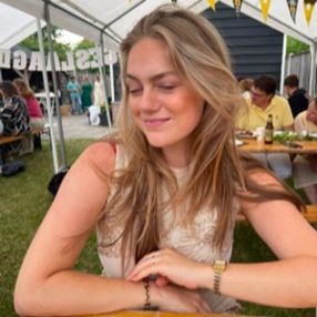 Anne-Ruth, Babysitter in Kapelle