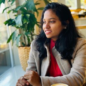 Haripriya, Gezin in Voorburg