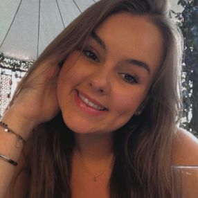 Julia, Babysitter in Drachten