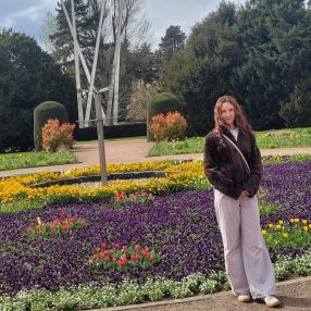 Selena, Babysitter in Doetinchem