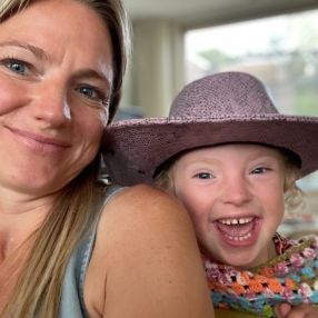 Esther, Gezin in Hurdegaryp