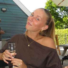 Cheyenne, Babysitter in Weesp