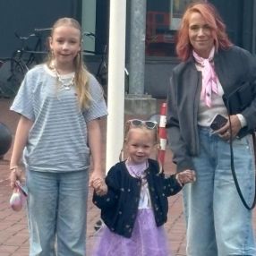Bieneke, Babysitter in Veendam